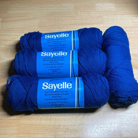 Sayelle Worsted Yarn 0320 Navy 3 full and 1 2/3rd skiens. Pre-Owned - Picture 1 of 5